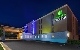 Holiday Inn Express Fairfax Arlington Boulevard